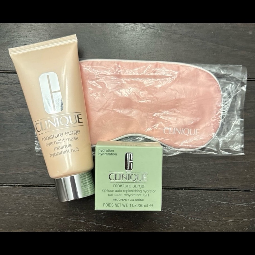 Clinique moisture surge set!
